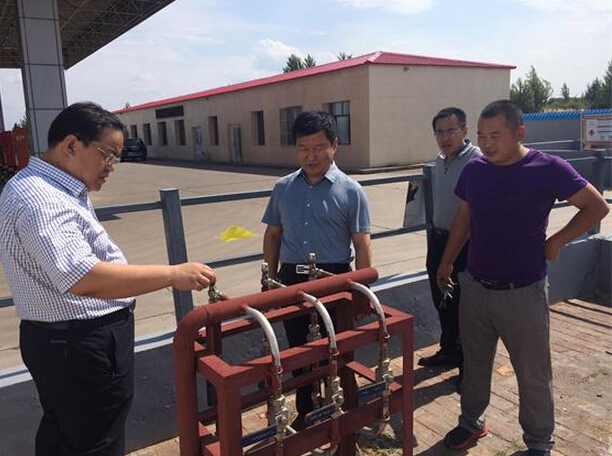 �С��������ʼಿ�����Ͽ�չ��Ȼ������...