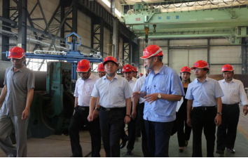 ������˹��ί��ί�����г�������һ�и�...