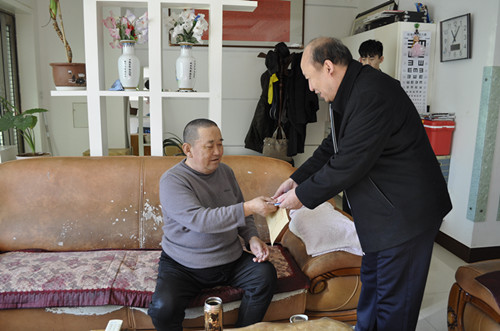 ������˹���ʼ�ֿ�չ��ǰο�ʻ